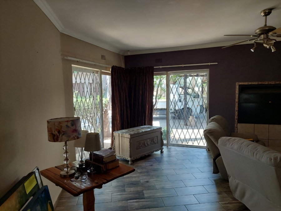 To Let 4 Bedroom Property for Rent in Adamayview North West